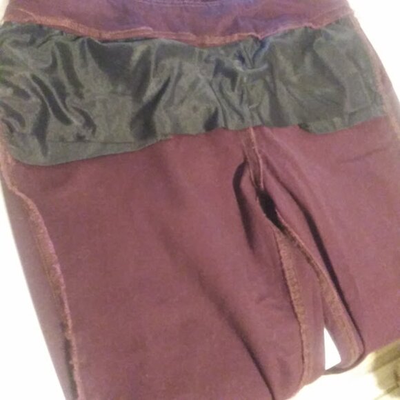 Westbound women's size 12 Short maroon or wine color pull up pants - Picture 13 of 13